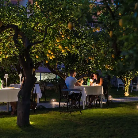 ホテル ブティック カサ マリアントニア アナカプリ